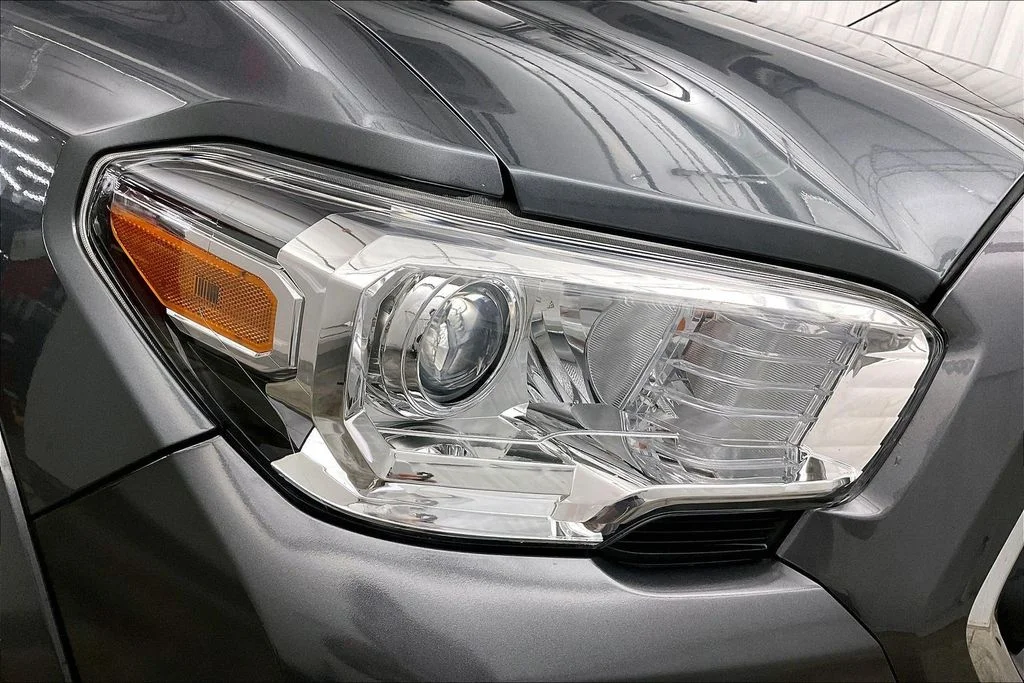 Used 2022 Gray Toyota SR5 image 34