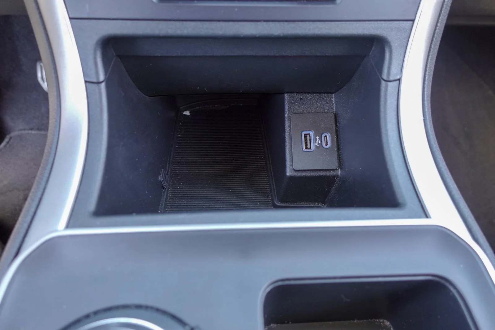 Used 2022 Blue Metallic Ford SE image 22