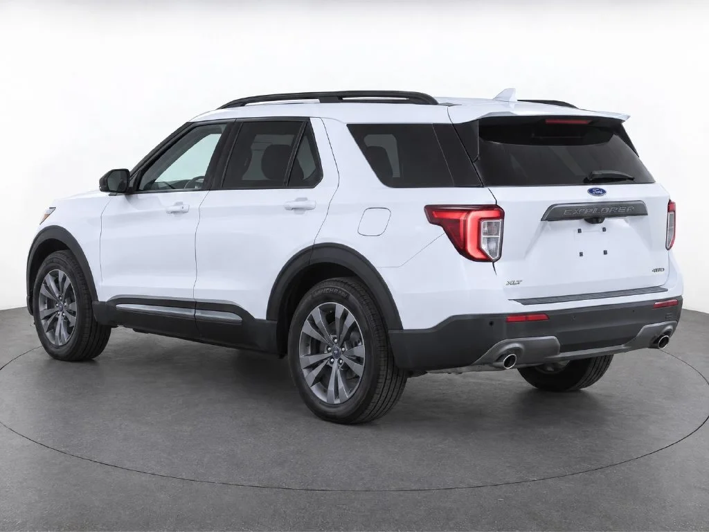 Used 2024 White Ford XLT image 4