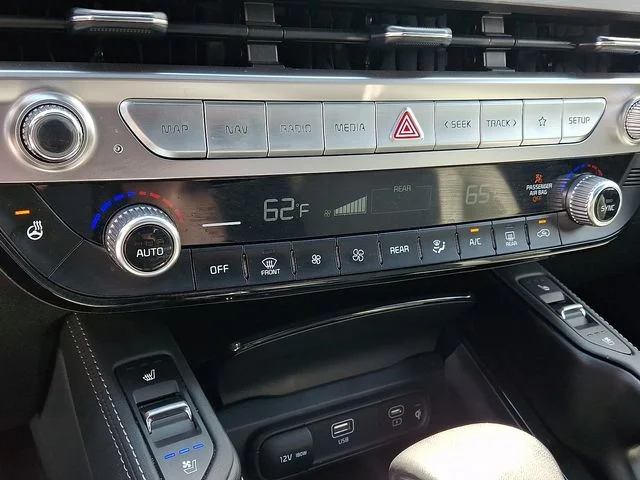Used 2024 White Kia EX X-Line AWD image 15