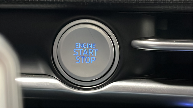 Used 2025 Creamy White Pearl Hyundai SEL Convenience image 37
