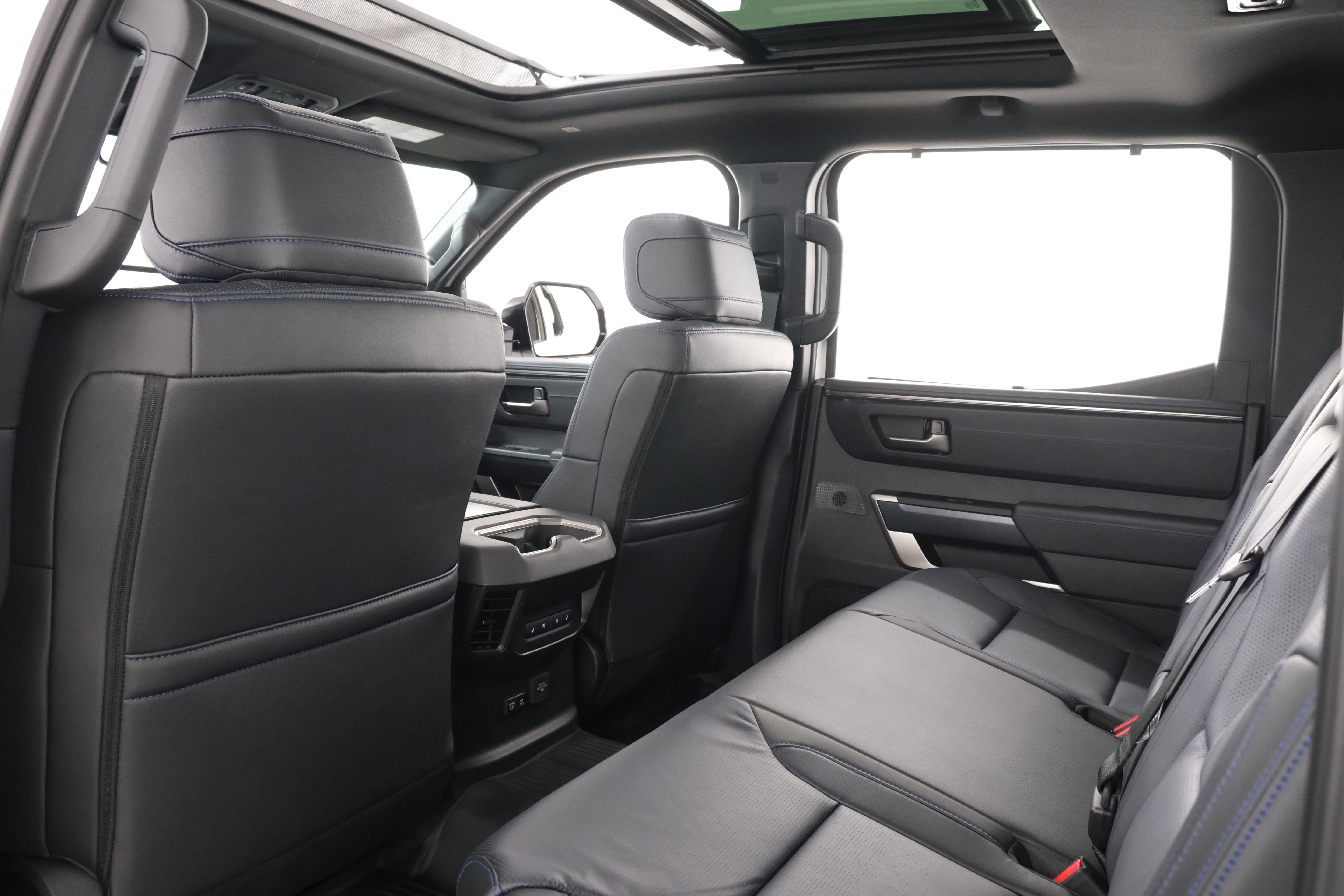 2026 Toyota Tundra Platinum - Photo 36