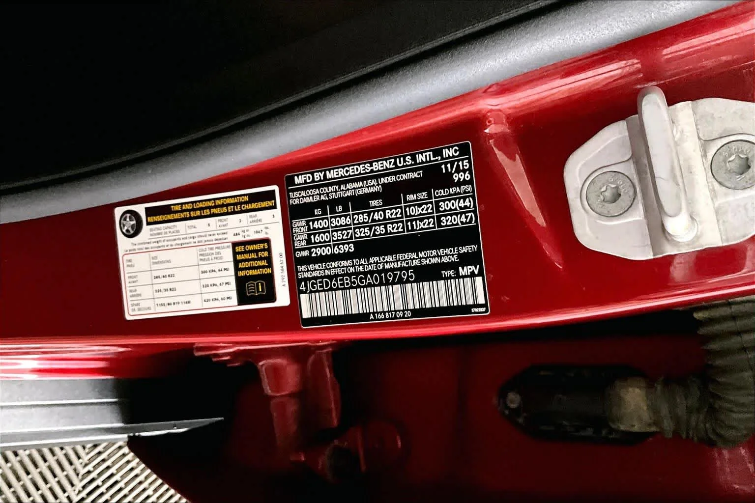 Used 2016 designo Cardinal Red Metallic Mercedes-Benz GLE 450 AMG® image 31