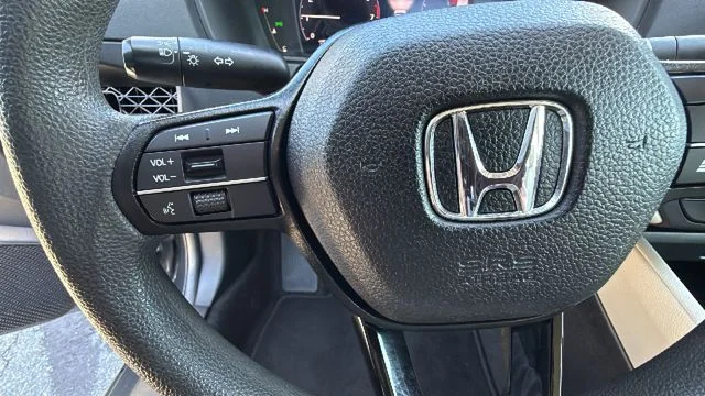 Used 2023 Black Honda LX image 19