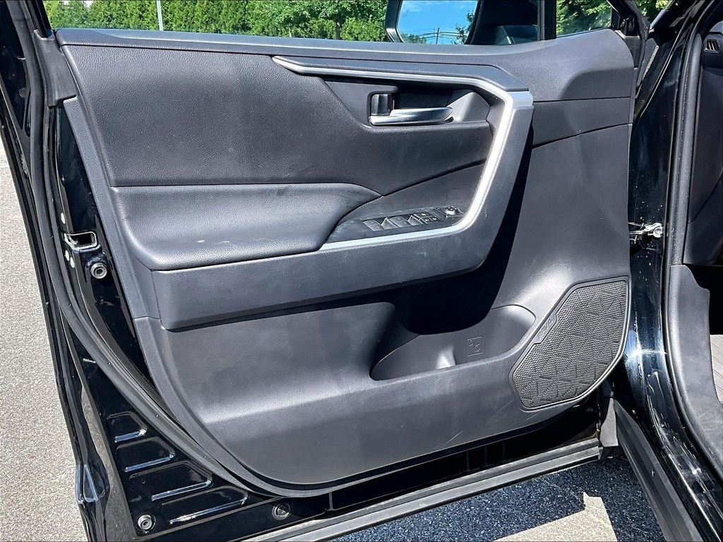 Used 2025 Black Toyota XLE image 9