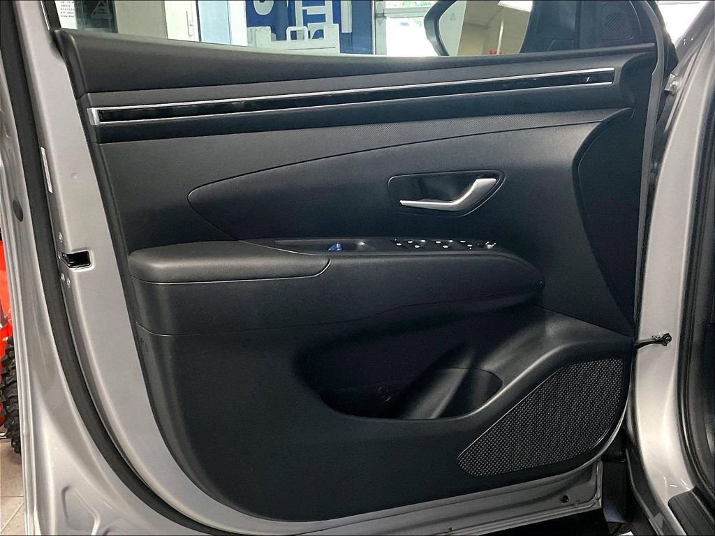 Used 2023 Silver Hyundai SEL image 9