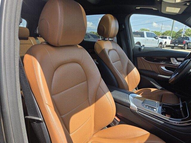 Used 2022 Graphite Grey Metallic Mercedes-Benz GLC 300 image 35