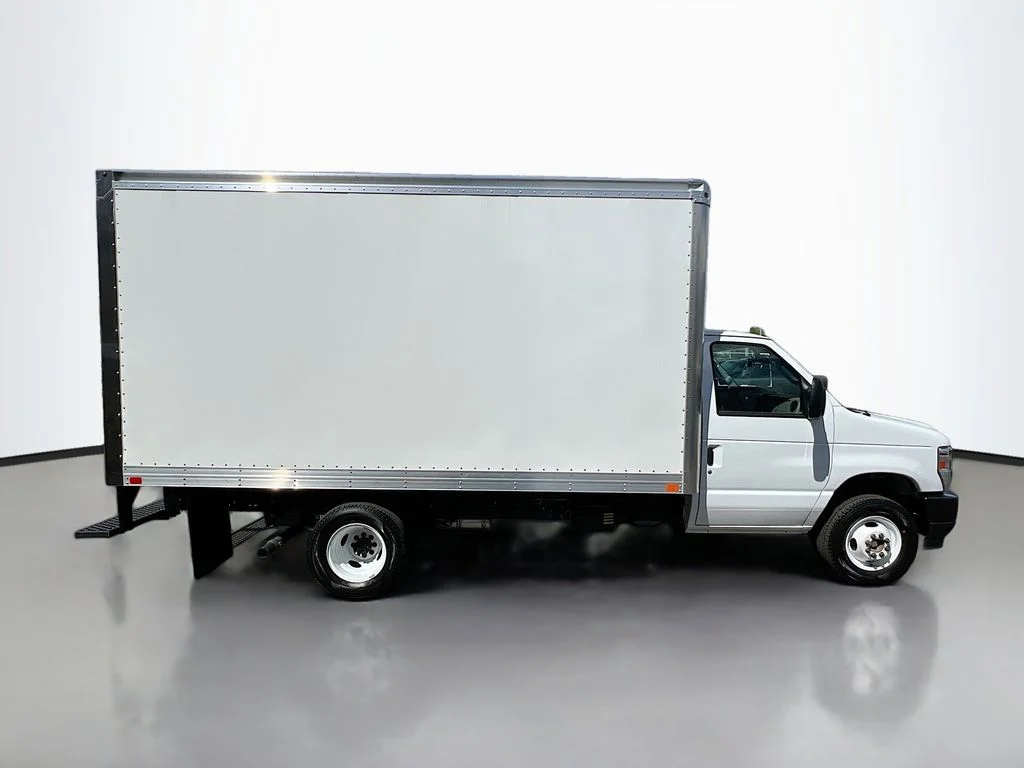 New 2027 Oxford White Ford Base image 14