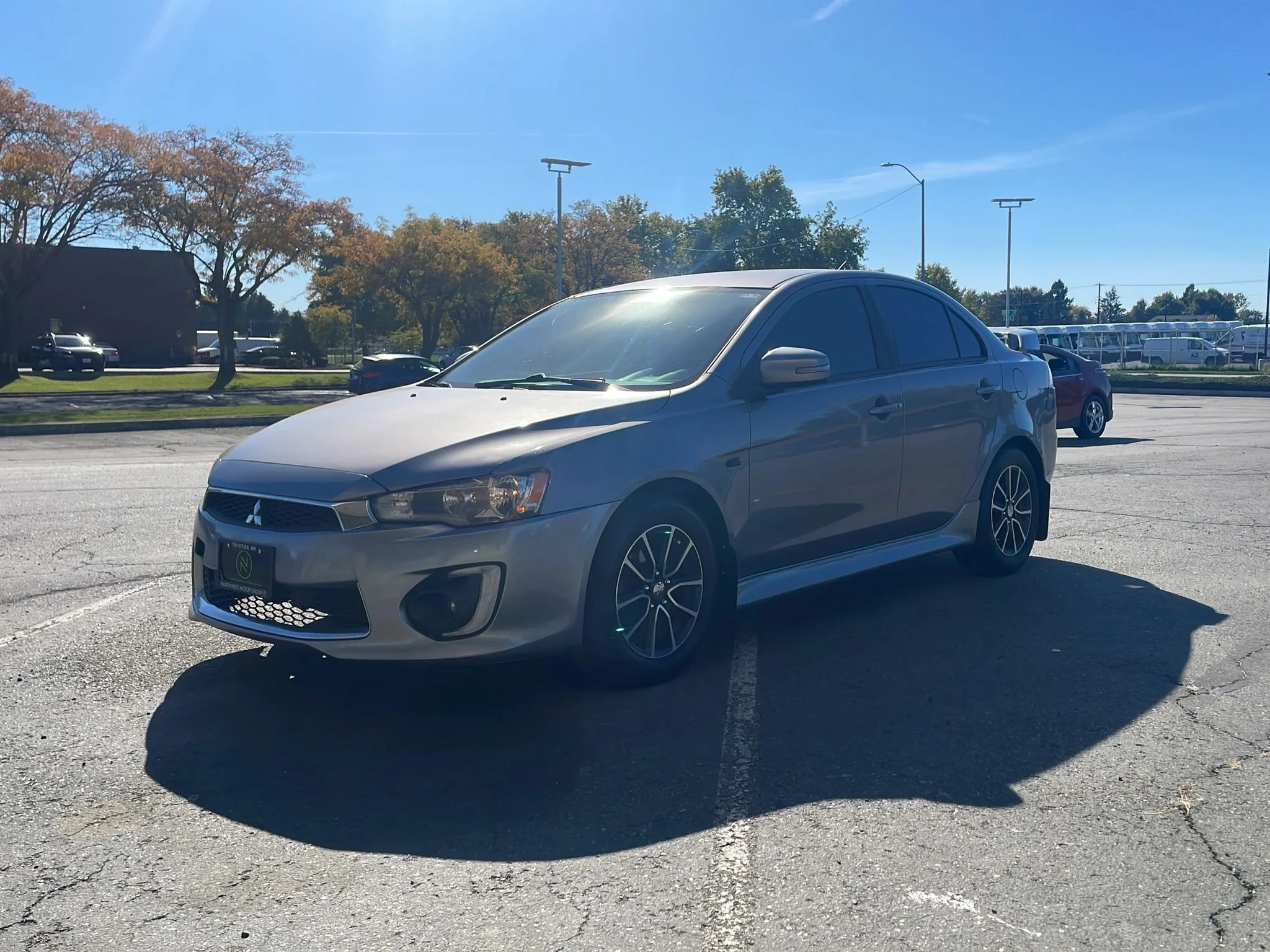 Used 2017 Mercury Gray Pearl Mitsubishi ES image 3