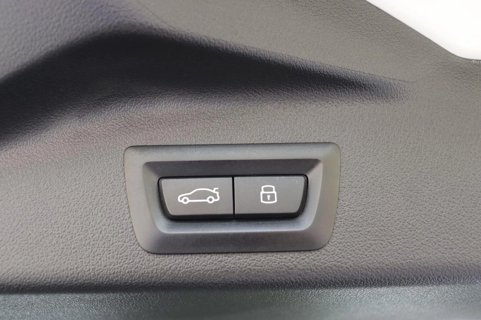 Certified Used 2024 Alpine White BMW xDrive40i image 19