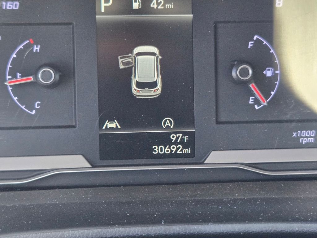 Used 2024 Silver Hyundai SEL image 19