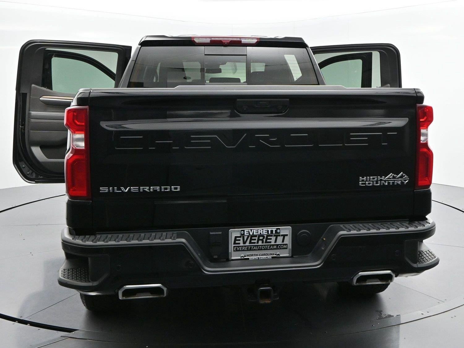 Used 2026 Black Chevrolet High Country image 40