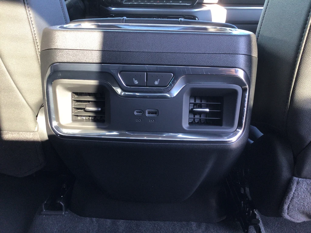 2026 GMC Sierra 1500 SLT - Photo 9