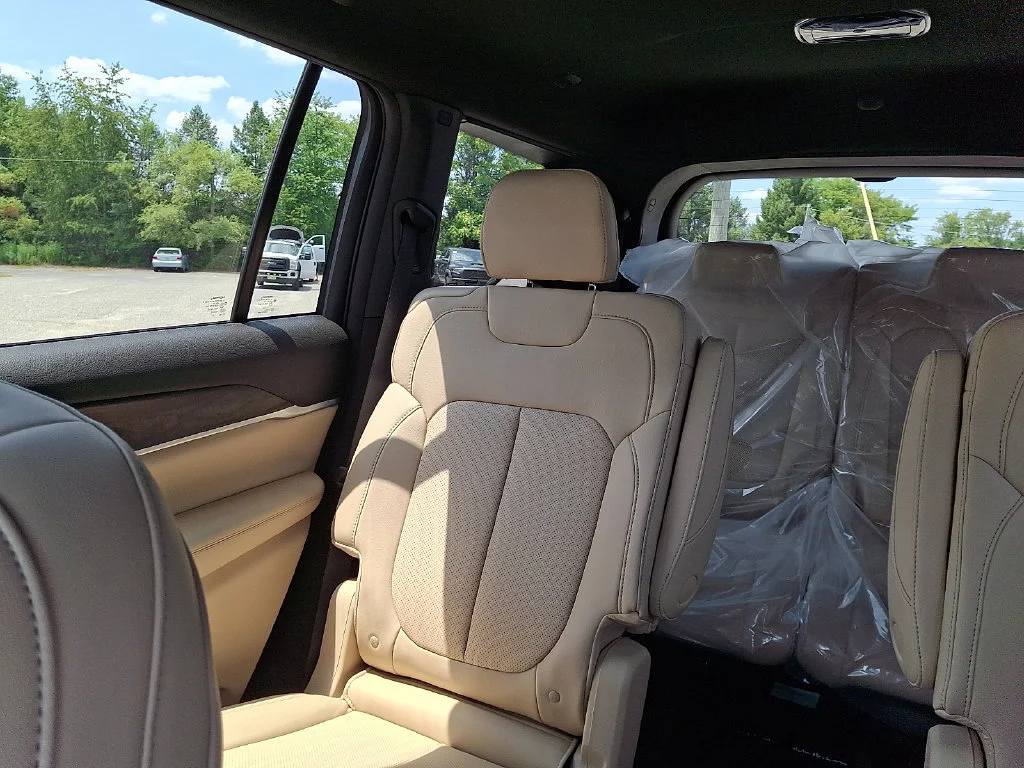 New 2026 Fathom Blue Pearl-Coat Exterior Paint Jeep Limited image 13