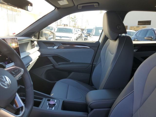 New 2026 White Volkswagen 2.0T SE R-Line Black image 17