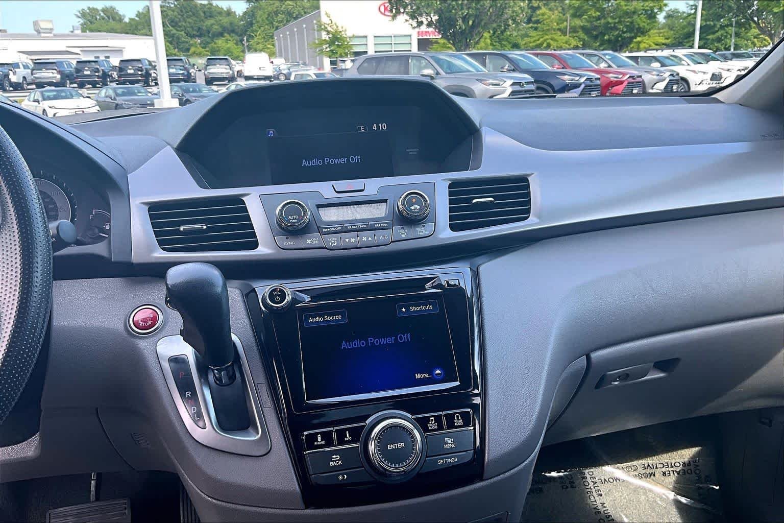 Used 2016 Modern Steel Metallic Honda SE image 35