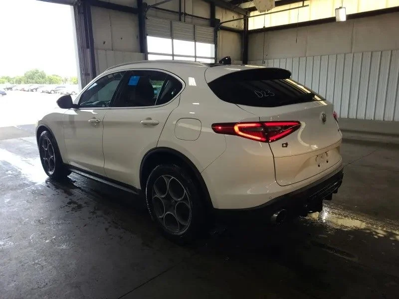 Used 2019 White Alfa Romeo Ti image 3