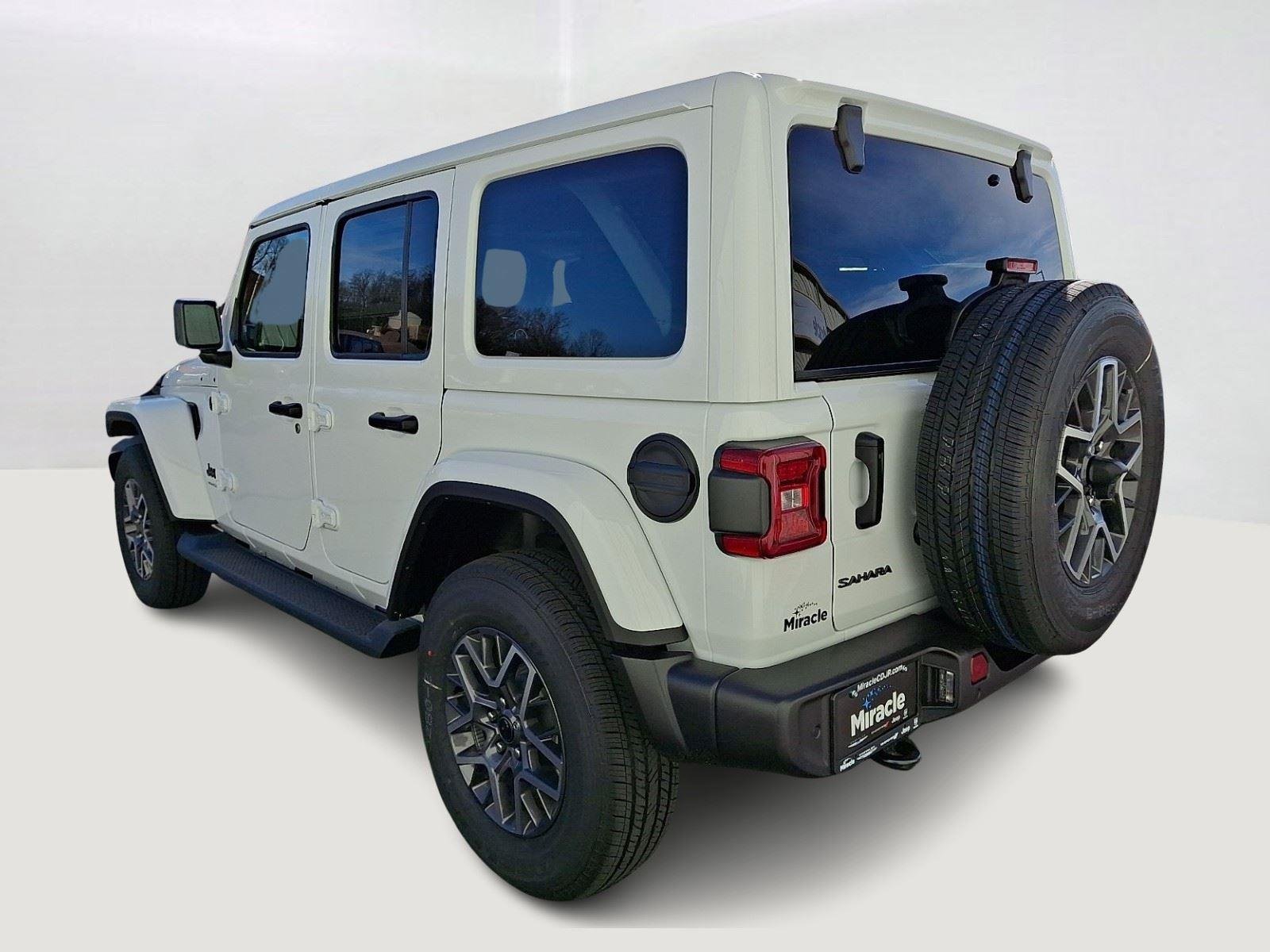 New 2026 Bright White Clear-Coat Exterior Paint Jeep Sahara image 3