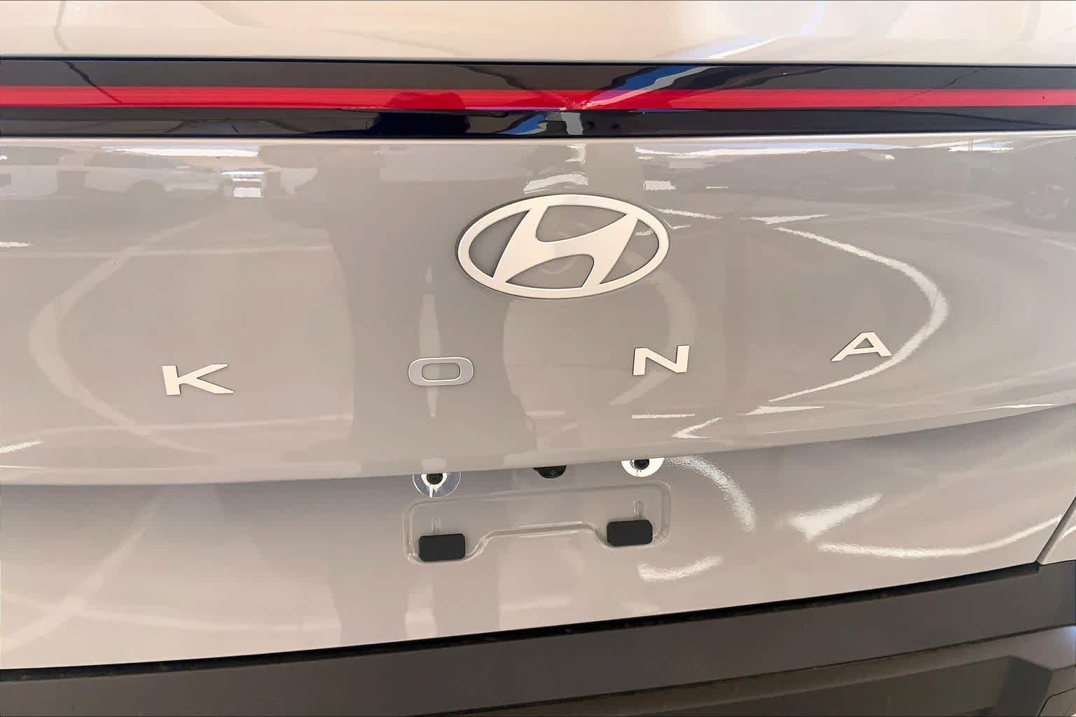 2025 Hyundai Kona SE - Photo 32