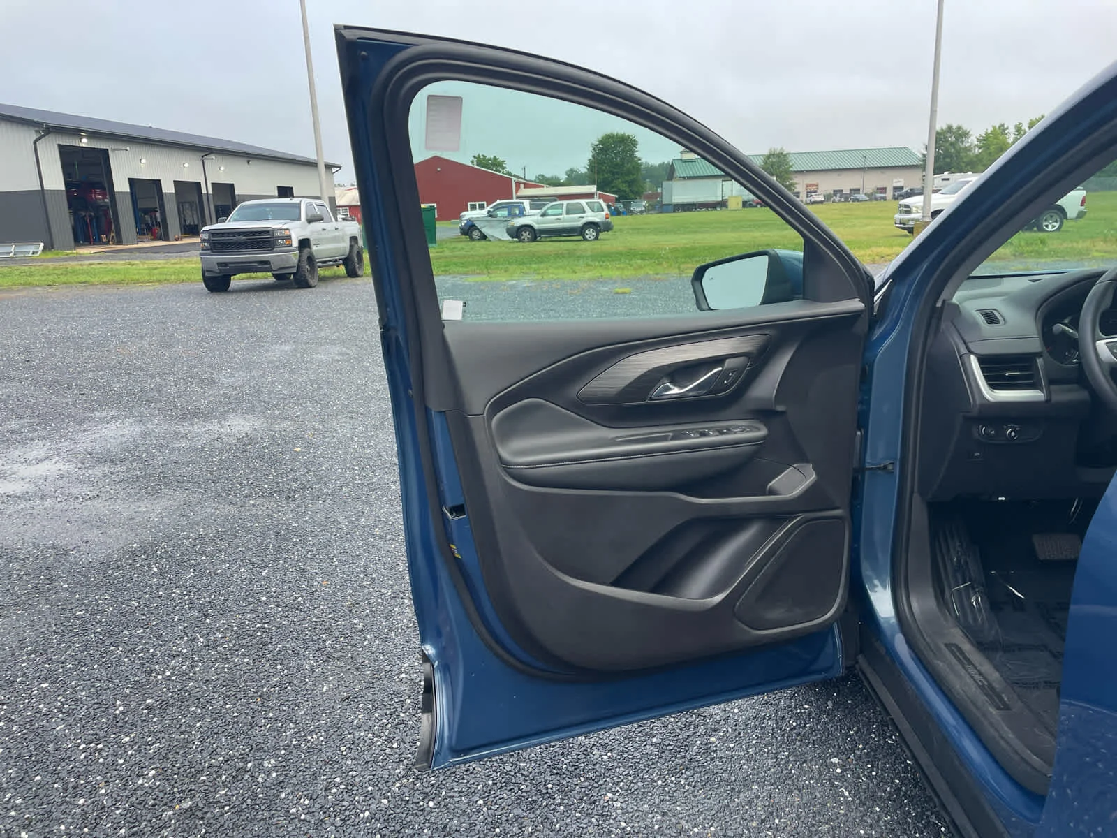 Certified Used 2024 Downpour Metallic GMC SLE image 11
