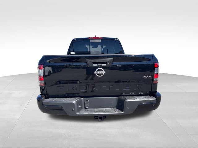 New 2027 Super Black Nissan Crew Cab SV image 4