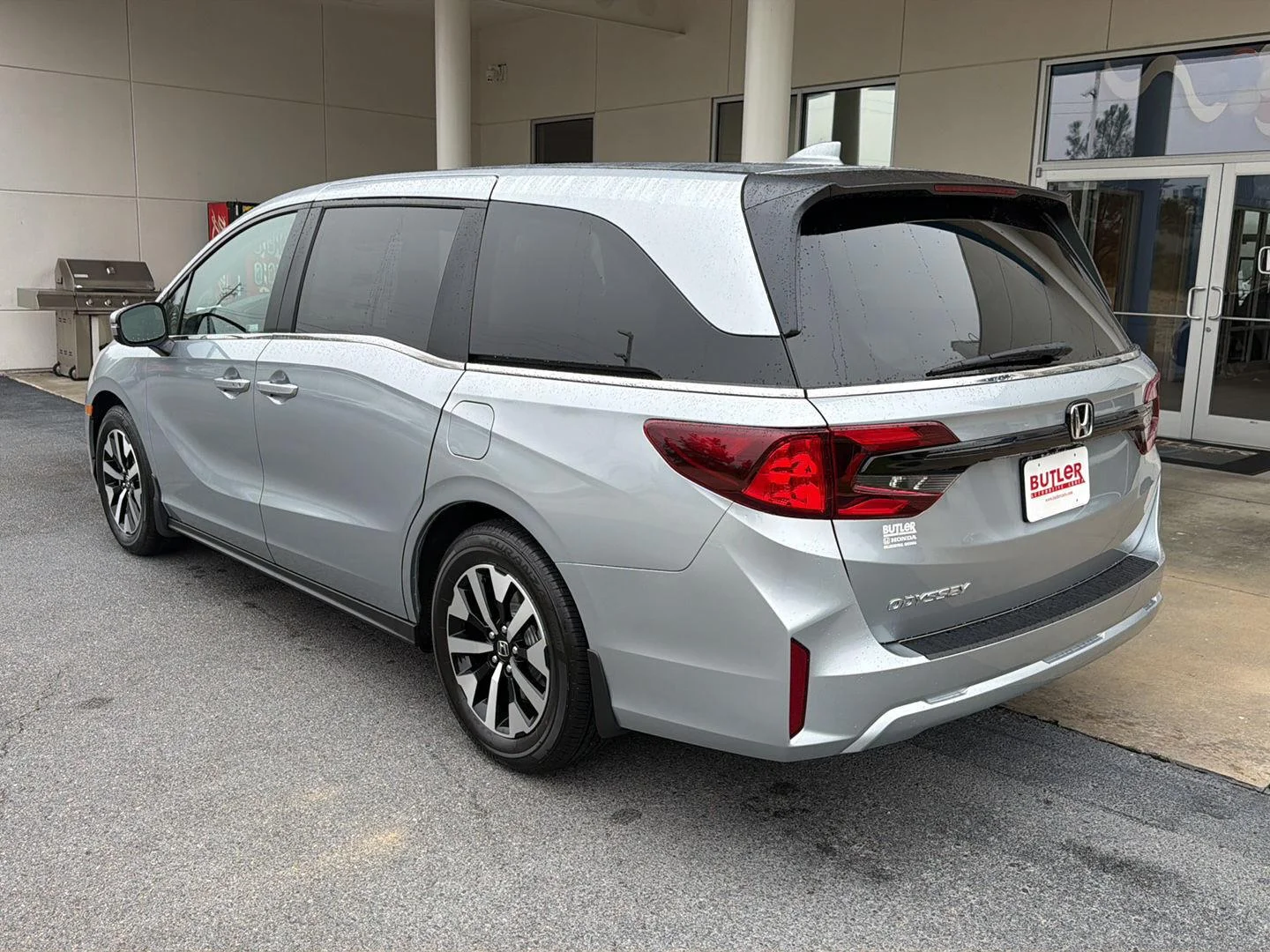 New 2026 Solar Silver Metallic Honda EX-L image 4