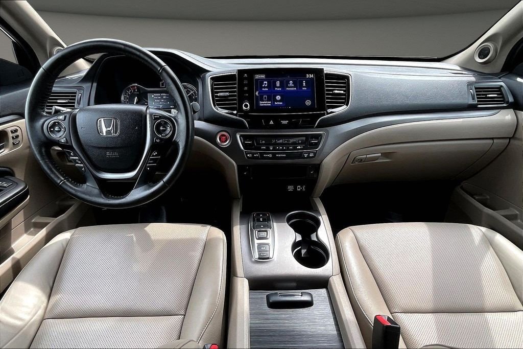 Used 2023 White Honda RTL image 11