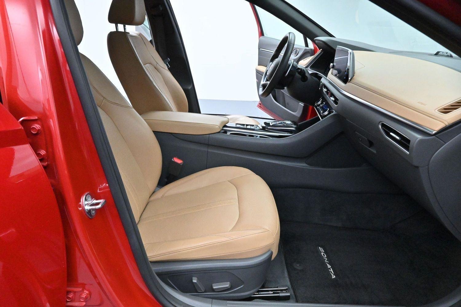 Used 2021 Calypso Red Hyundai Limited image 33