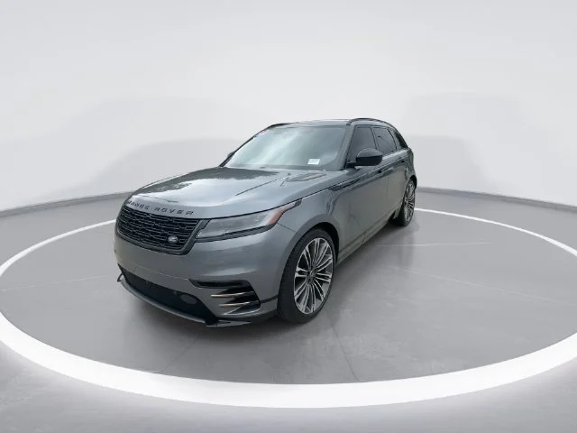 Used 2024 Gray Land Rover Dynamic SE image 3