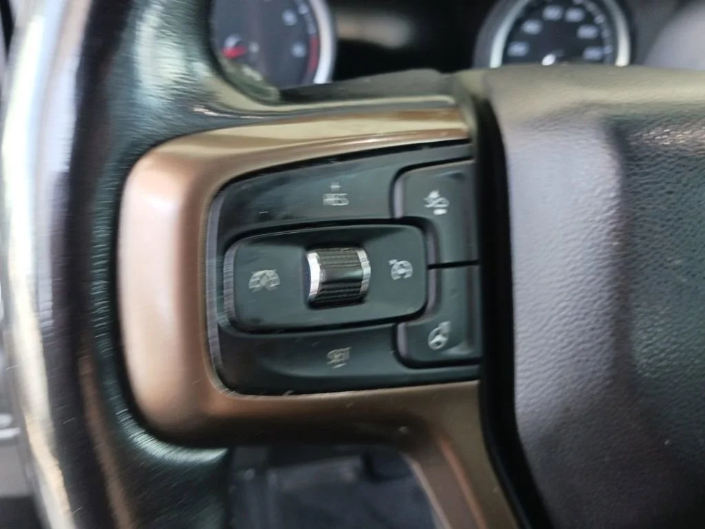 Used 2020 Shadow Gray Metallic Chevrolet High Country image 25