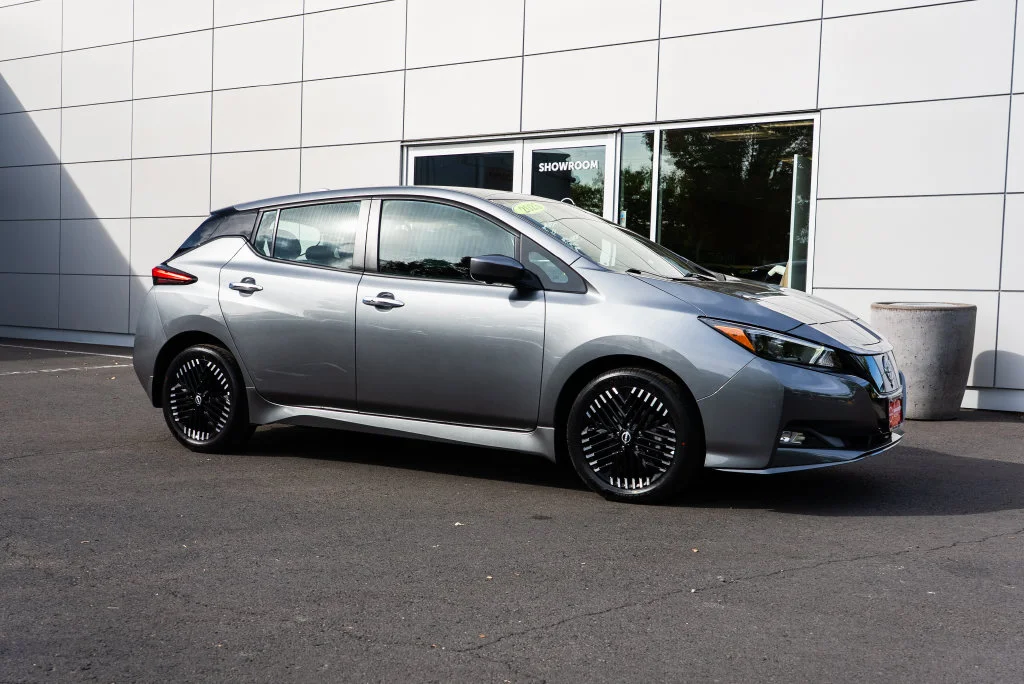 Used 2025 Gray Nissan SV Plus image 29