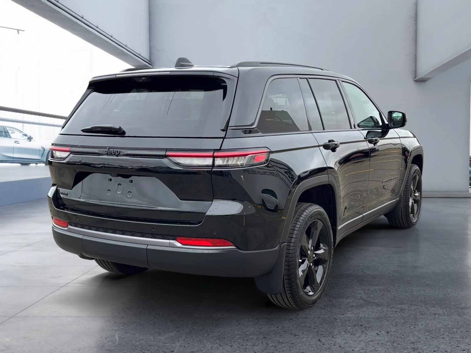 New 2027 HIGH GLOSS BLACK Jeep Limited image 5
