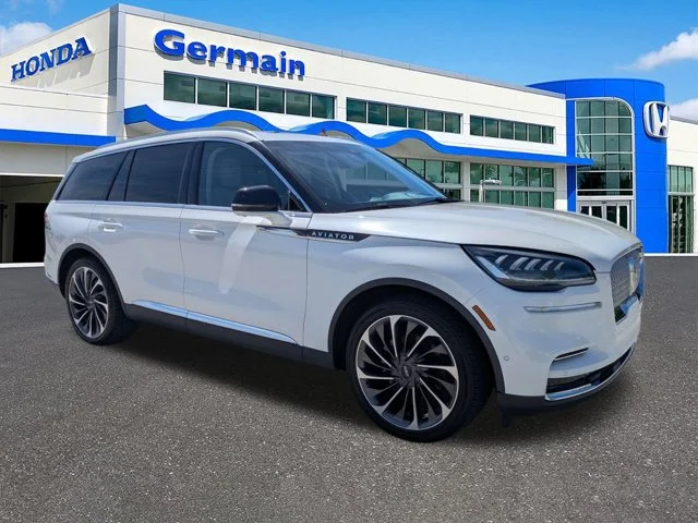 Used 2022 White Metallic Lincoln Reserve image 3