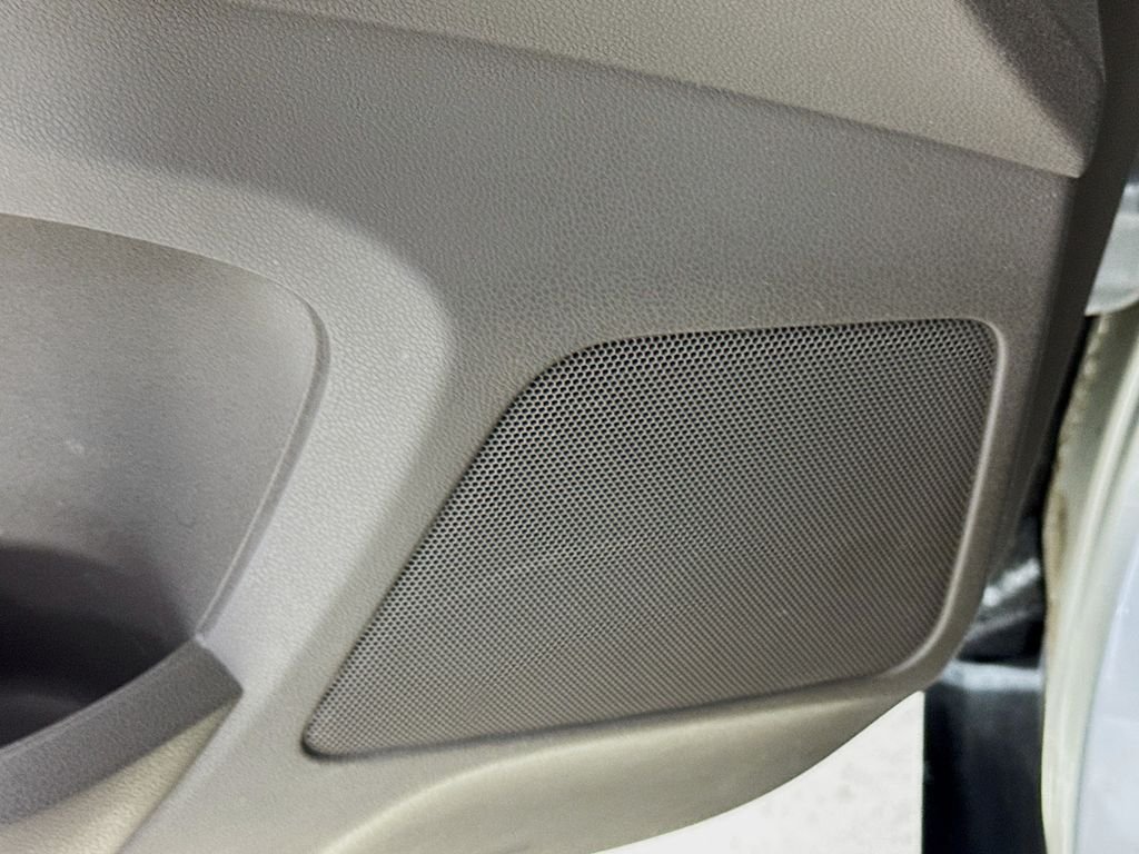 Used 2013 Silver Honda EX-L image 22