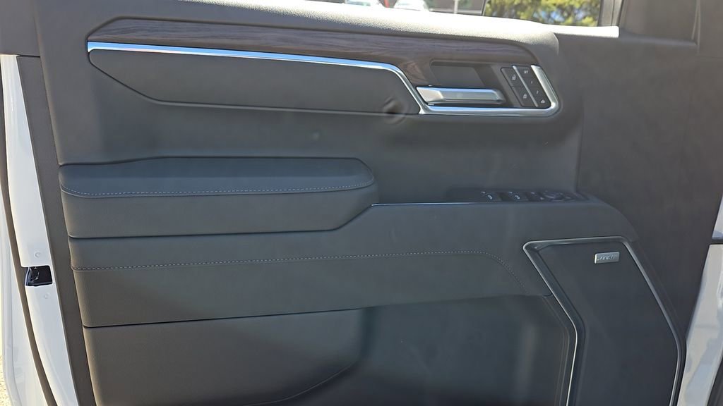 2026 GMC Sierra 1500 SLT - Photo 8