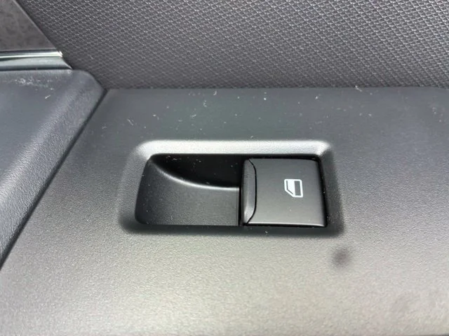 New 2026 Oxford White Ford XLT image 27