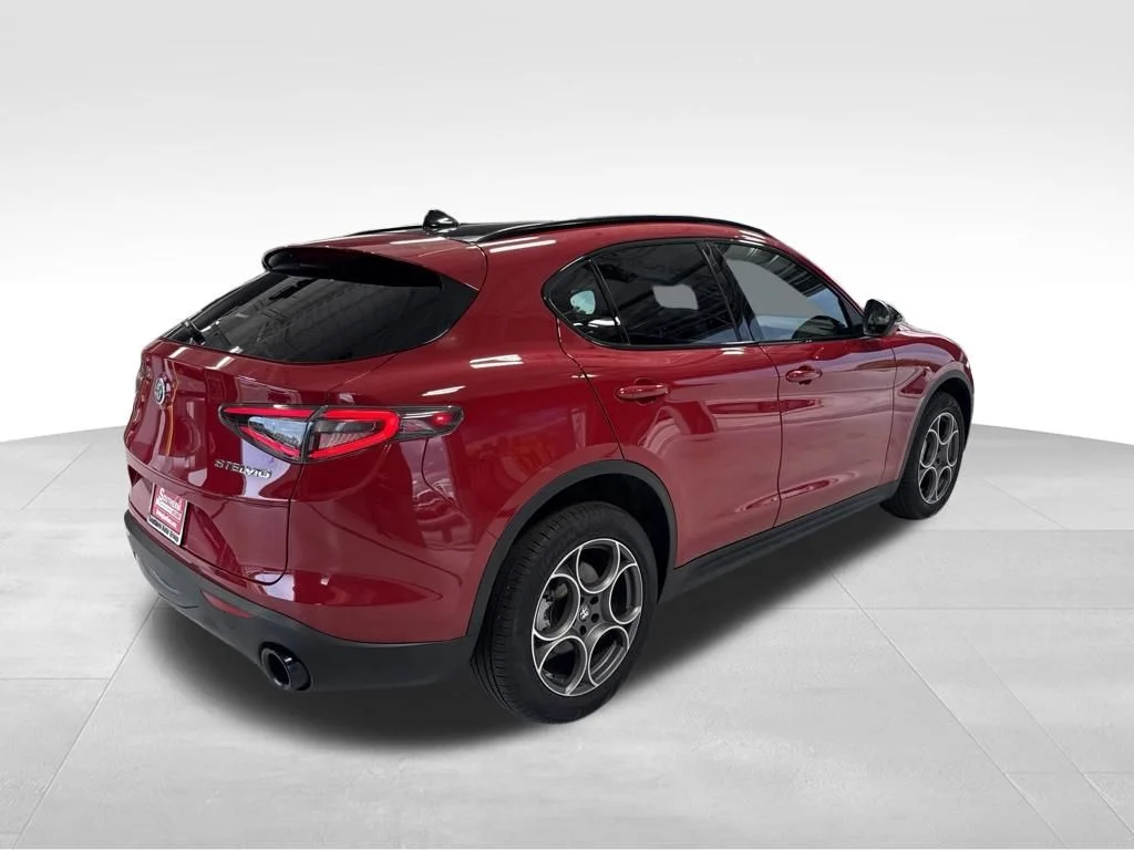 Used 2025 Red Alfa Romeo Base image 9