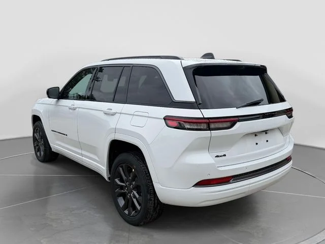 New 2026 Bright White Clear-Coat Exterior Paint Jeep Limited Reserve image 6