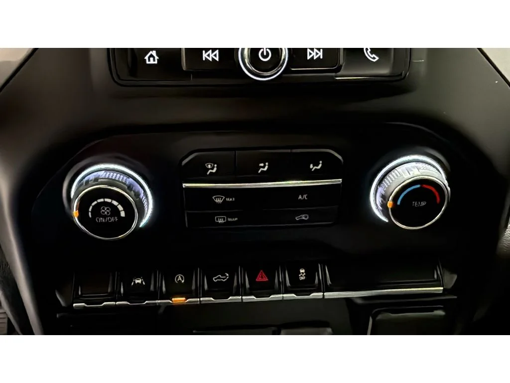 Used 2025 Summit White Chevrolet Custom image 27