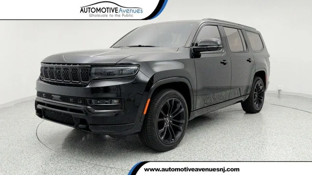 2023 Jeep Grand Wagoneer Series III Obsidian 4x4 with Heavy Duty Trailer Tow Package