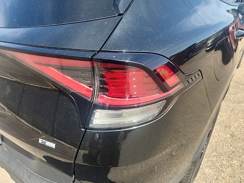 Used 2023 Black Kia X-Line image 13