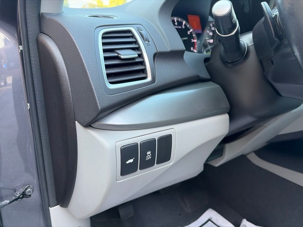 Used 2018 Modern Steel Metallic Acura  image 15
