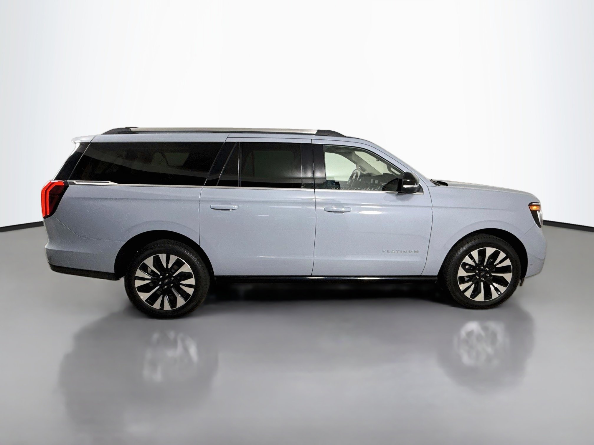 Used 2025 Glacier Gray Metallic TriCoat Ford Platinum image 12