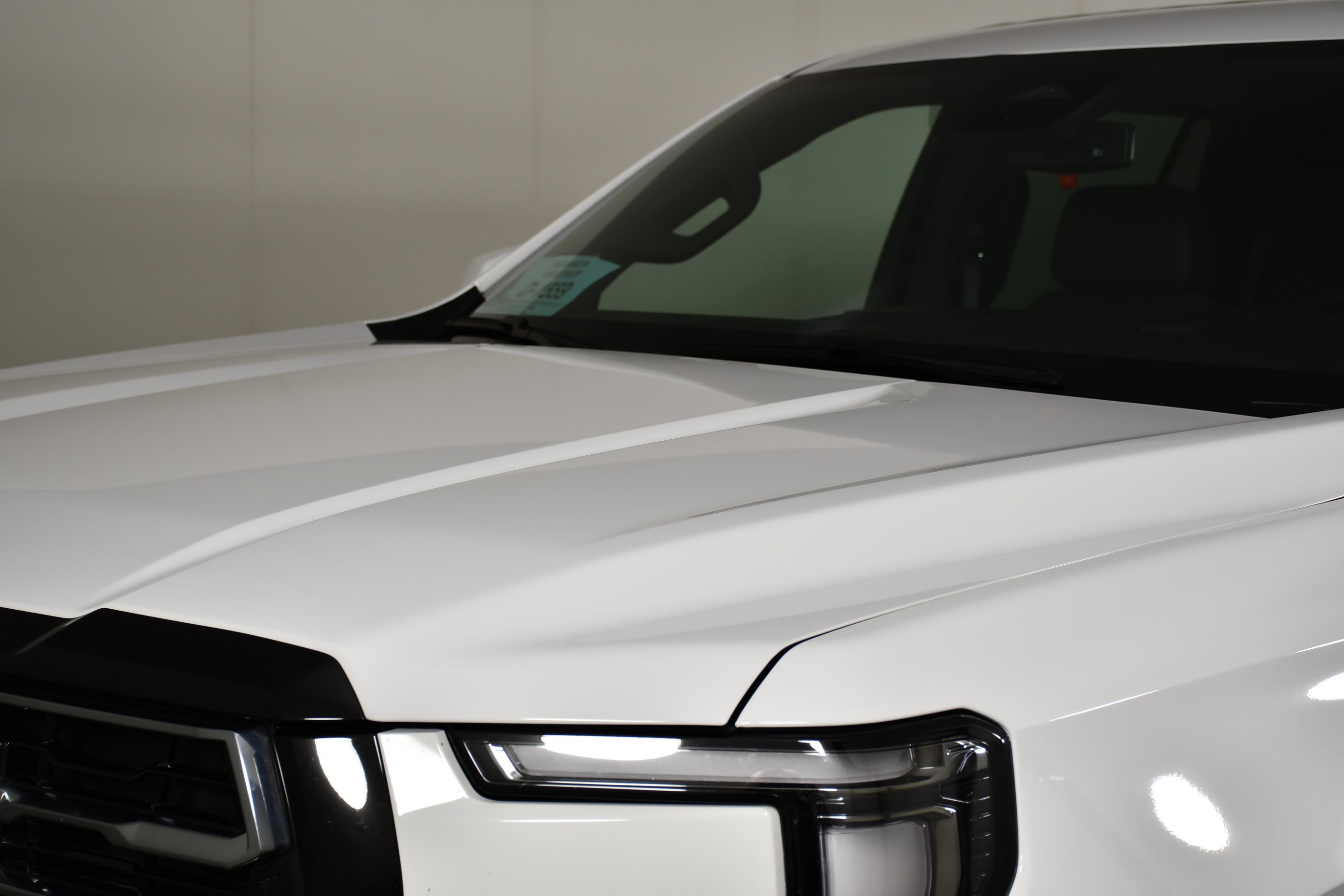 Used 2025 Summit White GMC AT4 image 12
