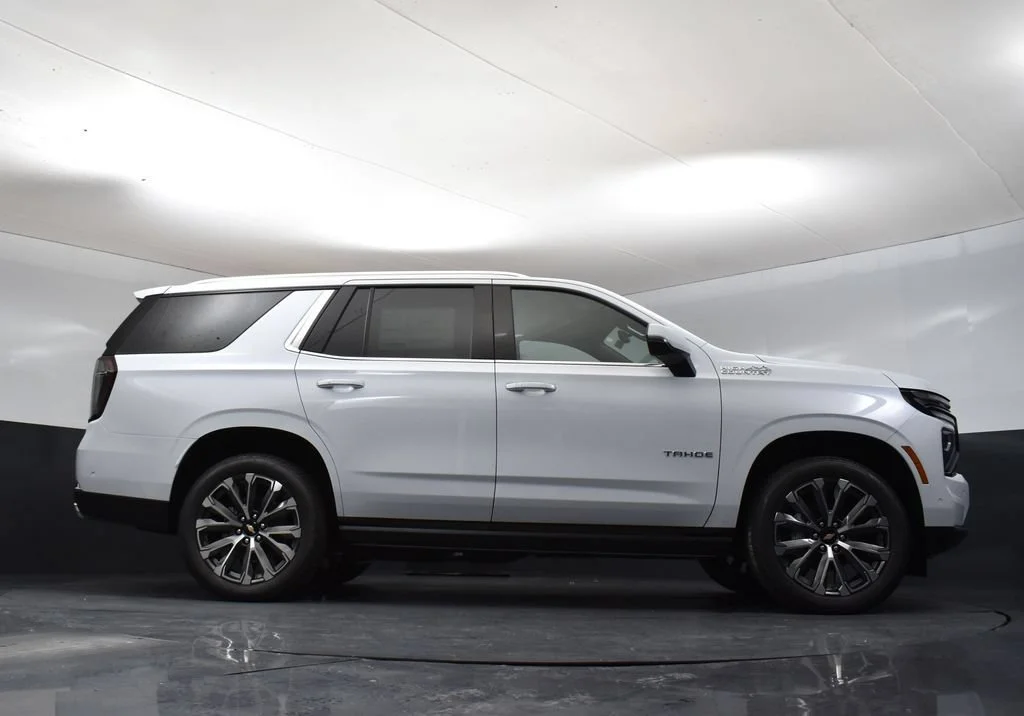 New 2026 Polar White Tricoat Chevrolet High Country image 33