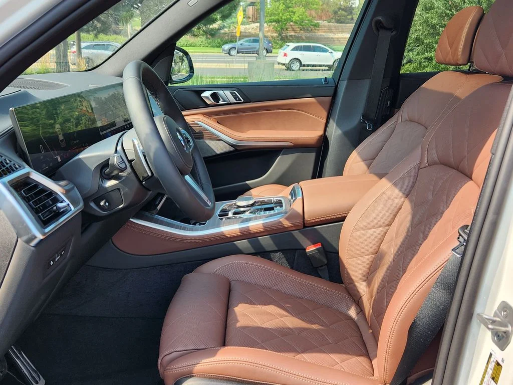 New 2026 Alpine White BMW xDrive50e image 10