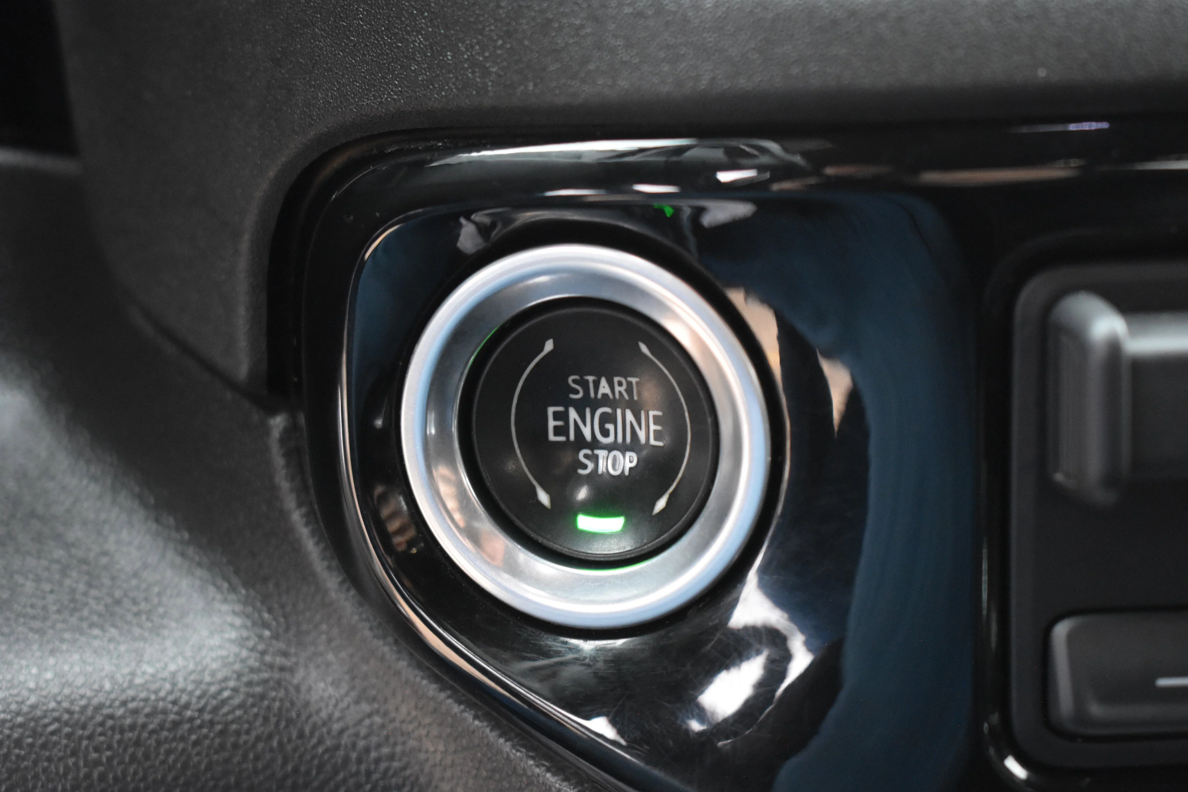 2023 GMC Sierra 1500 SLT - Photo 29