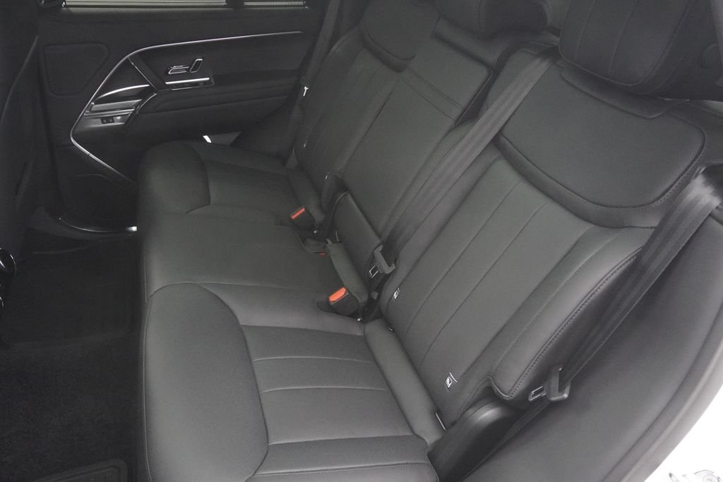 New 2026 Fuji White Land Rover SE image 30