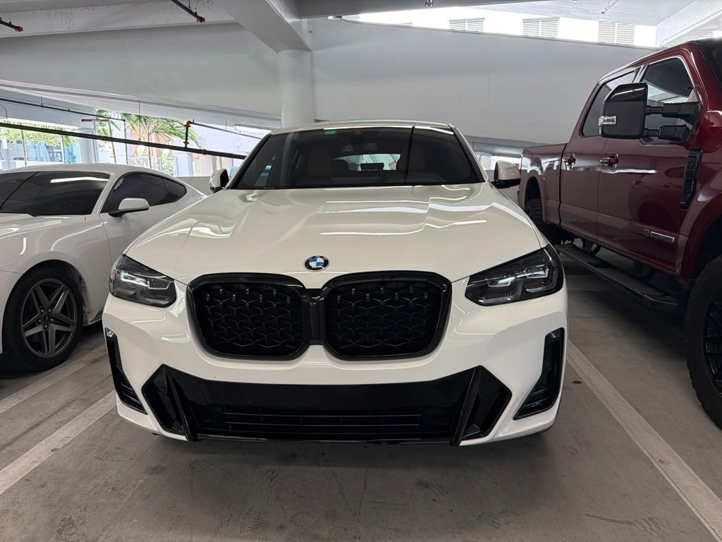 Used 2024 White BMW xDrive30i image 2