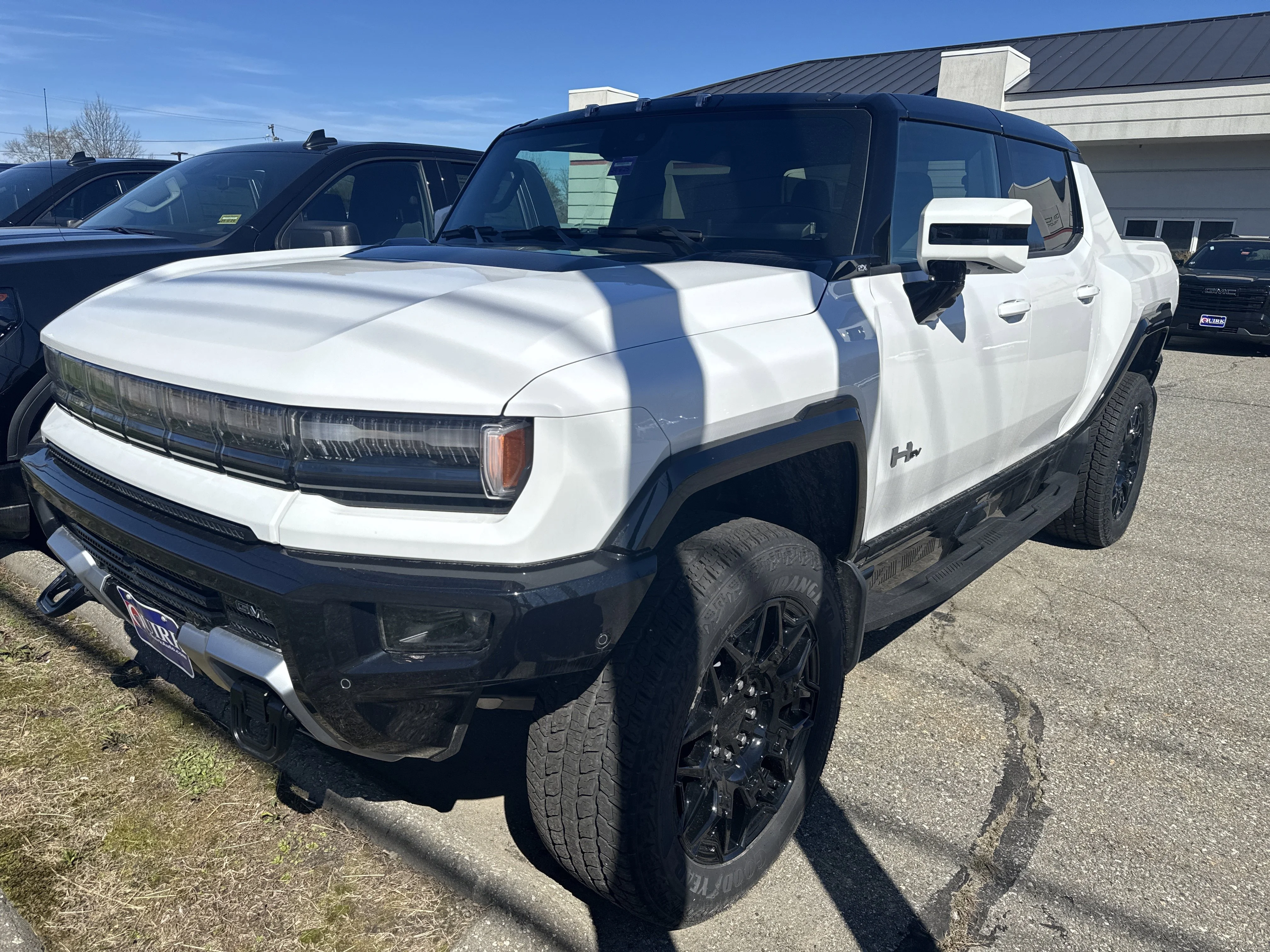 2025 GMC Hummer EV 2X's photo